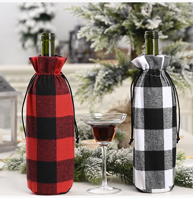 Haube Christmas Decorations Red and Black Large Plaid Wine Bottle Set Black and White Plaid Drawstring Wine Bottle Bag Wine Dress Up_voghion.com