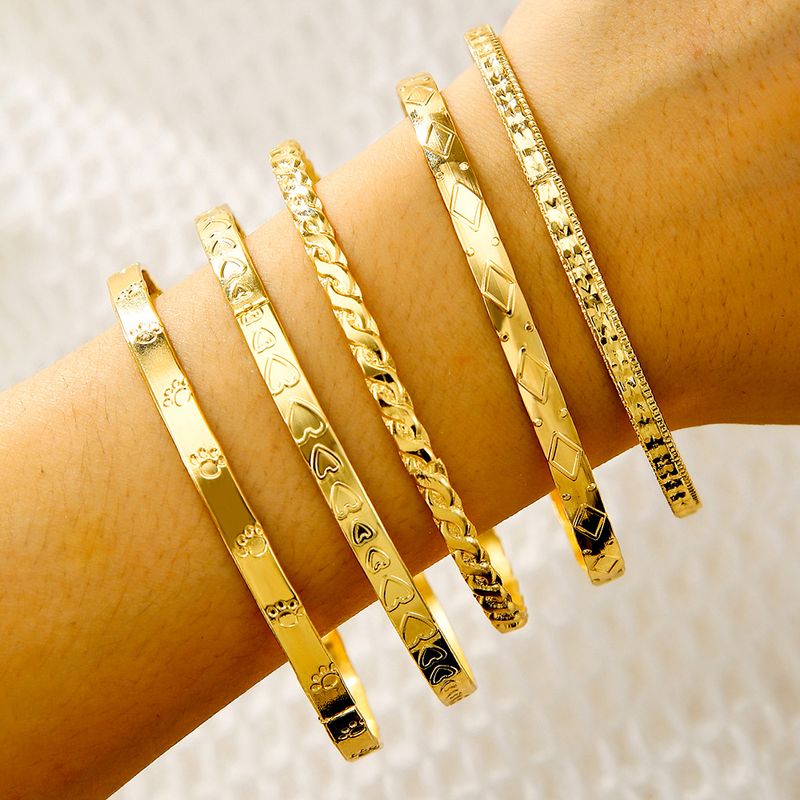 Internet Celebrity Retro Bracelet Set Bohemian Style 5 Stacked Hammered Pattern Dog Paw Heart Bracelet For Women_voghion.com