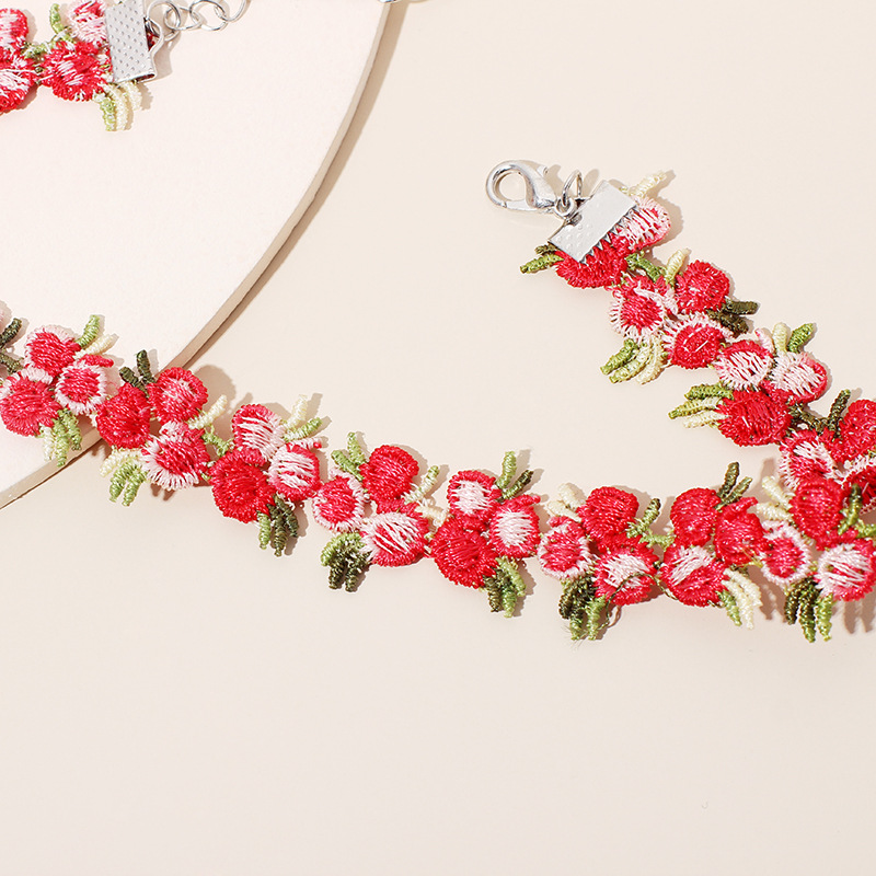 2025 Nuovi arrivi Collana pendente in pizzo da donna con ricami e fiori_voghion.com