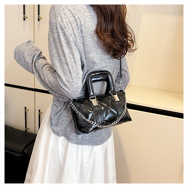 Borsa a mano con catena trapuntata per donna 2025, nuova borsa a secchiello a tracolla semplice, versatile e alla moda_voghion.com