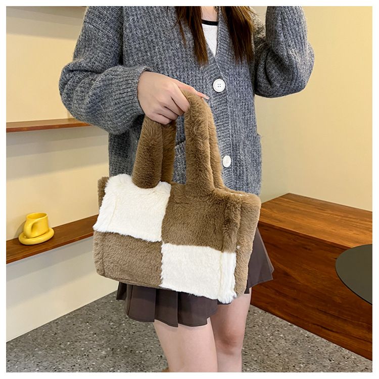 Women's Light Luxury Faux Shearling Tote Bag – Soft & Spacious Shoulder Bag For Everyday Use, Stylish Trendy With Magnetic Closure Plush Shoulder Bag_voghion.com