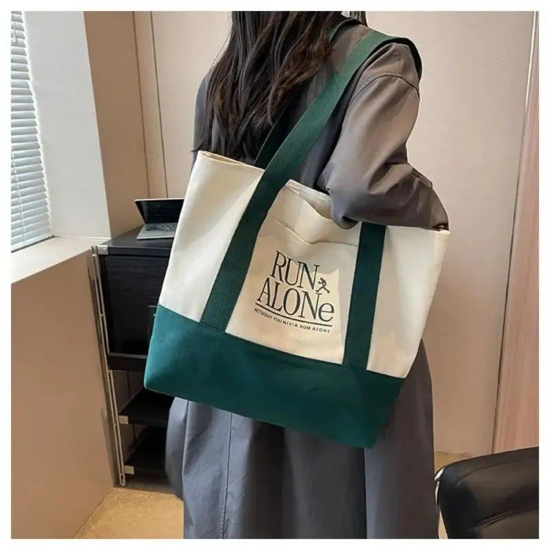 Große, robuste Schultertasche aus Canvas mit Patchwork-Design für Damen und Mädchen (250707)_voghion.com