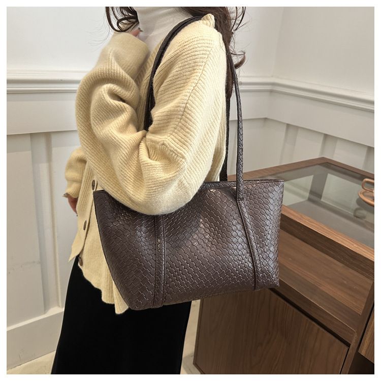 Women's Bags Version Simple Fashion Solid Color Retro Woven Pattern Large Capacity Casual Tote Underarm Shoulder Bag_voghion.com