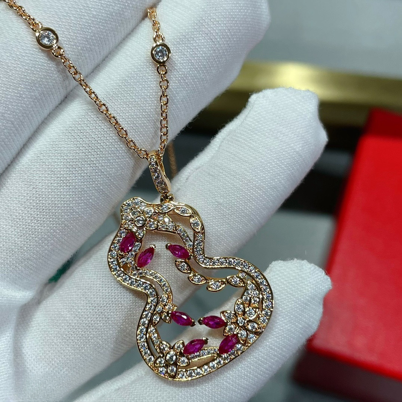 Designer's Classic Women's CNC Sculpture Full Diamond V Golden Vine Gourd Necklace with Rose Gold Plated Hollow Collar Chain_voghion.com