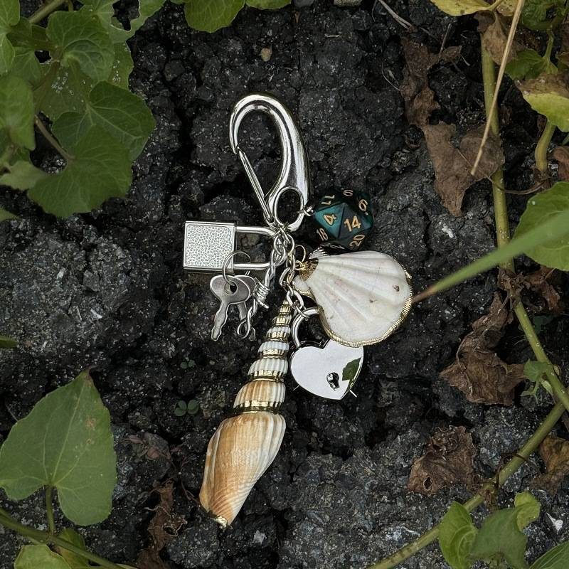 El Yapımı Deniz Kabuğu Anahtarlık - Ocean Serisi Boho Şık Kadınlar İçin Aksesuar, Benzersiz Deniz Kabuğu Tasarımı, Plaj Severler ve Moda Tutkunları İçin Mükemmel_voghion.com