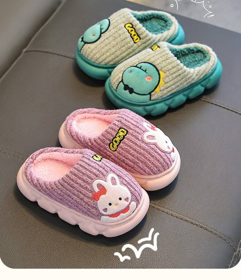 Pantufas de inverno infantis com forro de pelúcia - Pantufas aconchegantes com estampa de animais para meninos e meninas (coelho rosa, capivara, dinossauro verde, pato cinza)_voghion.com