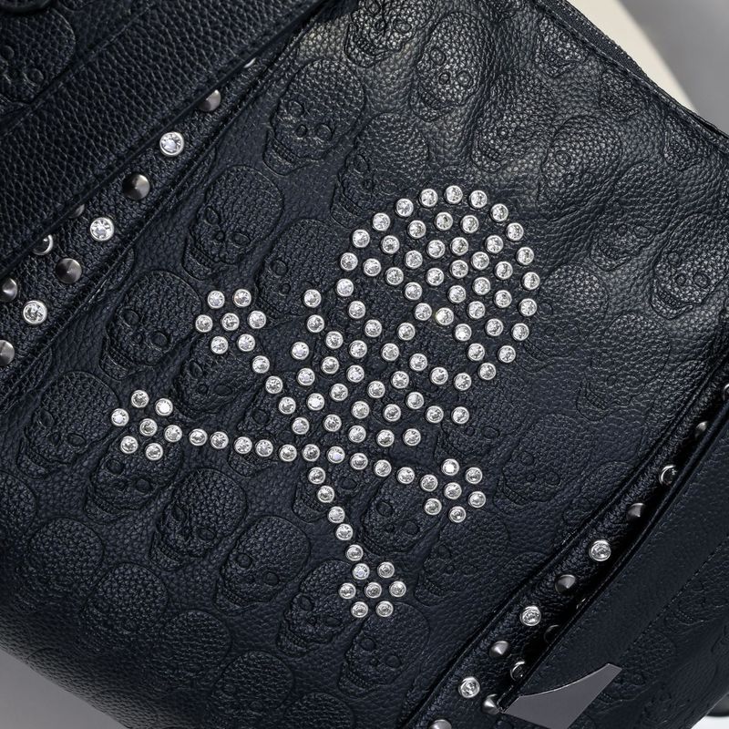 Schultertasche mit Nieten – Umhängetasche aus weichem Leder mit Strasssteinen (modisches Damenaccessoire mit verstellbarem Riemen zum Tragen in der Hand oder über der Schulter)_voghion.com