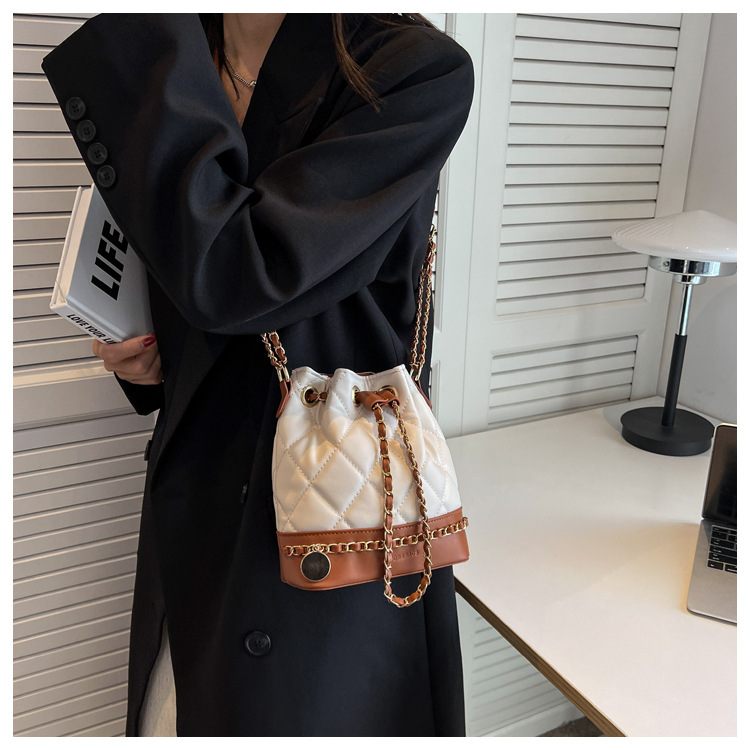 Beliebte Handtasche frauen Tasche 2023 Herbst/Winter Neue Mode Vielseitige Mode Kette Umhängetasche Wasser Eimer Tasche_voghion.com