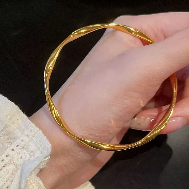 Braccialetto Joker alla moda chiuso Mobius solido con esplosioni di Little Red Book, regalo per la fidanzata, outlet di fabbrica_voghion.com