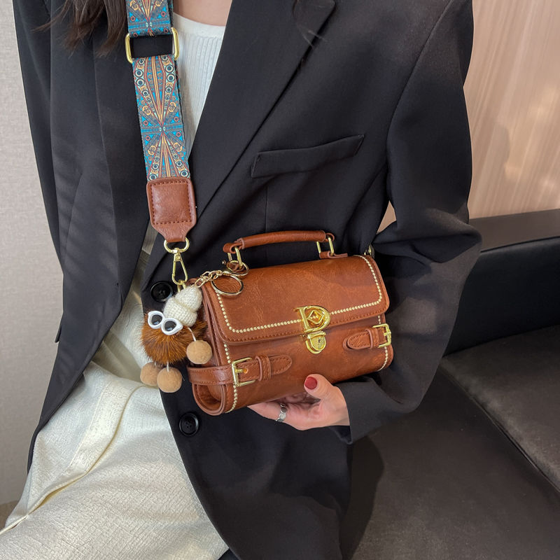 Petit sac délicat à bandoulière réglable, nouveau petit sac carré, tous les sacs à bandoulière peuvent être transportés, printemps 2023_voghion.com