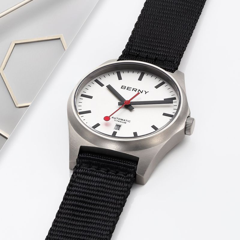 BERNY Automatische titanium horloges voor heren, 10ATM waterdicht analoog mechanisch horloge met datum, nylon band, superlichtgevend saffierkristal polshorloge_voghion.com