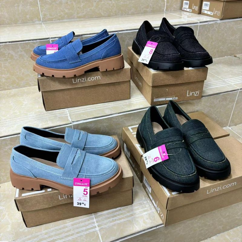Bequeme und lässige Loafer aus britischem Denim, vielseitig einsetzbar_voghion.com