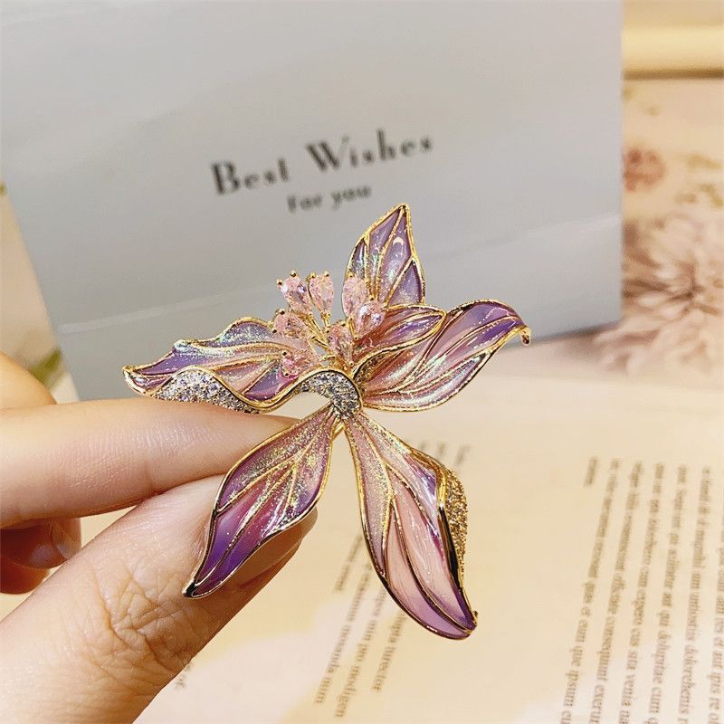 Iris Brooch High-end Feminine Delicate Crystal Brooch Niche Design Sense Pin Suit Coat Decoration_voghion.com