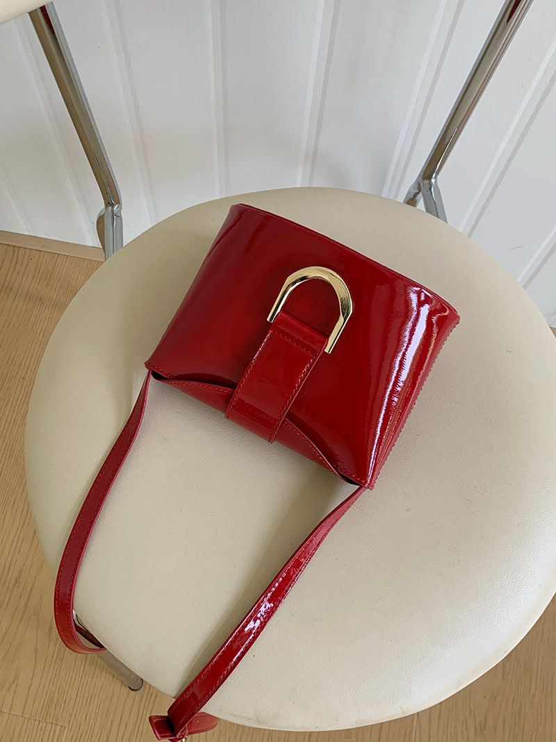 and Exquisite Spring Summer Niche Single Shoulder Crossbody Red Versatile Phone Mini Small Bag For Women_voghion.com