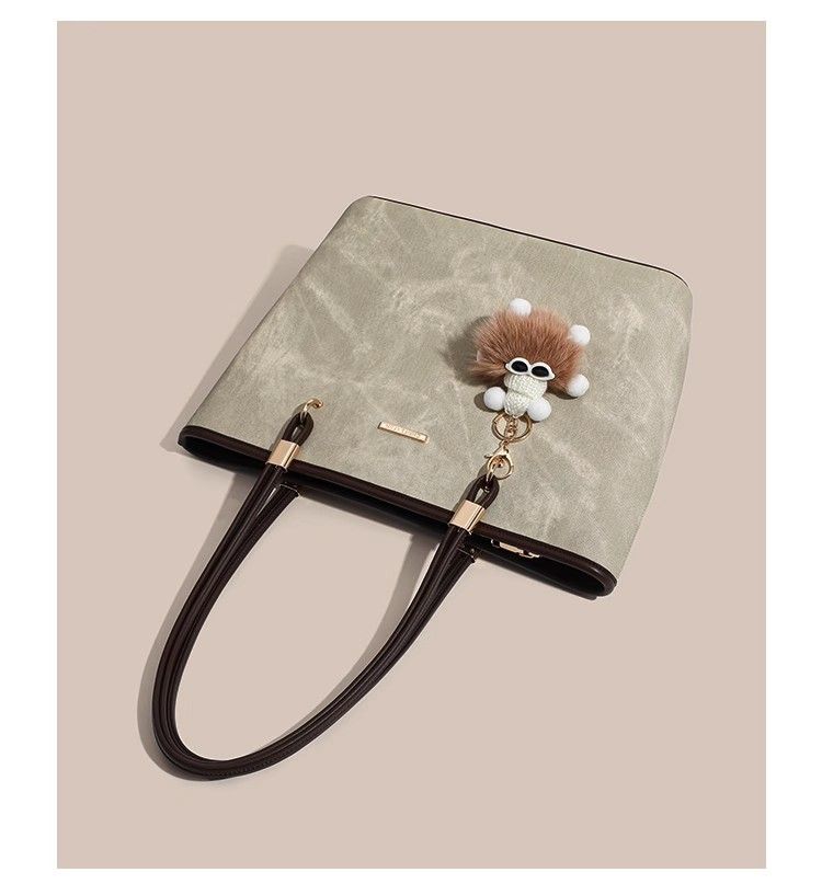 Internet celebrity versatile 2024 new college student class tote commuting armpit b, high-end feel handb, shoulder_voghion.com