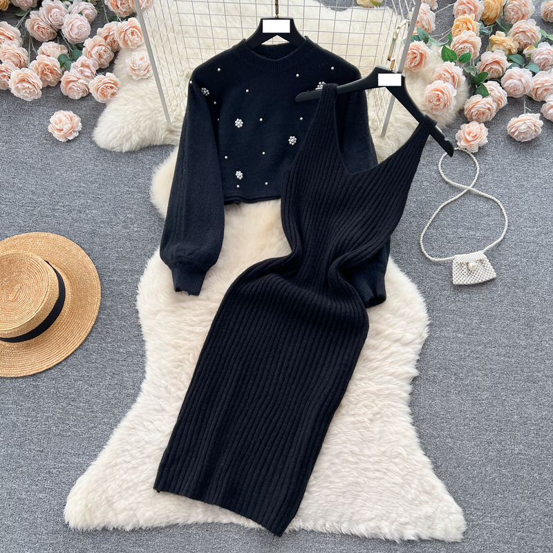 Vêtements pour femmes Costume deux pièces amincissant et réduisant l'âge pour femmes en automne et en hiver, pull court perlé à col rond + robe gilet tricotée à la taille_voghion.com