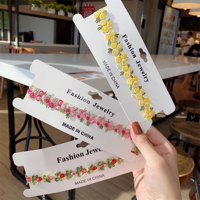 2025 Nuovi arrivi Collana pendente in pizzo da donna con ricami e fiori_voghion.com