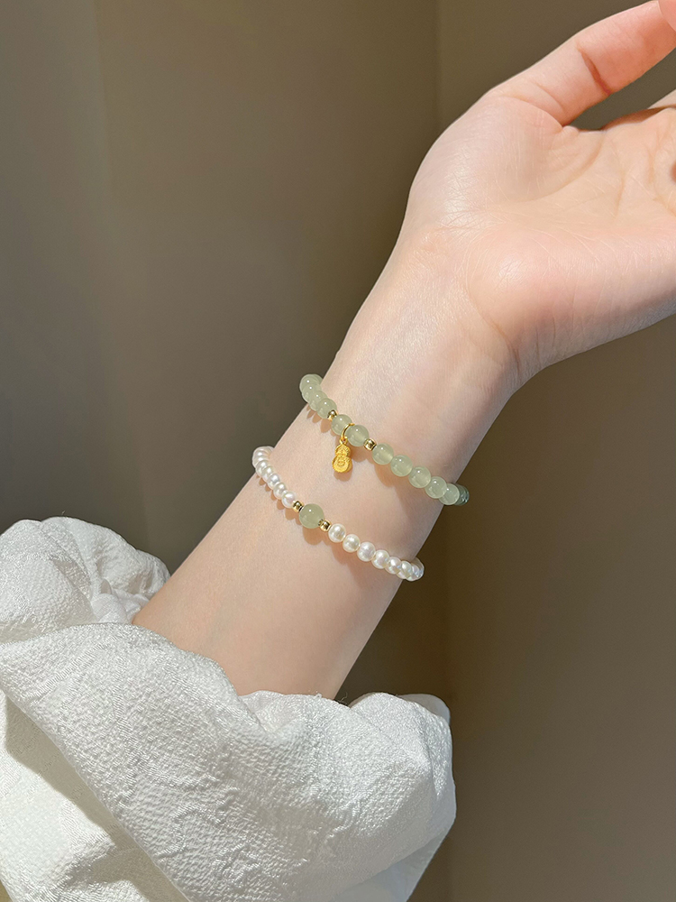 2023 New Hot Selling Fine Pearl Bracelet Female Small Crowd Design High Grade New Imitation Hetian Jade Bracelet Gifts to Friends_voghion.com