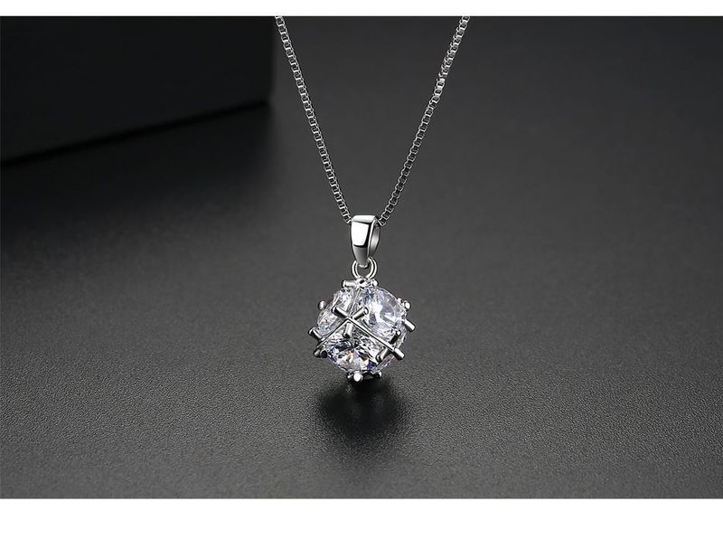 Collier délicat en laiton avec pendentif en zircon pour femme, chaîne à billes géométrique minimaliste pour une élégance au quotidien. Bijou de cou féerique._voghion.com