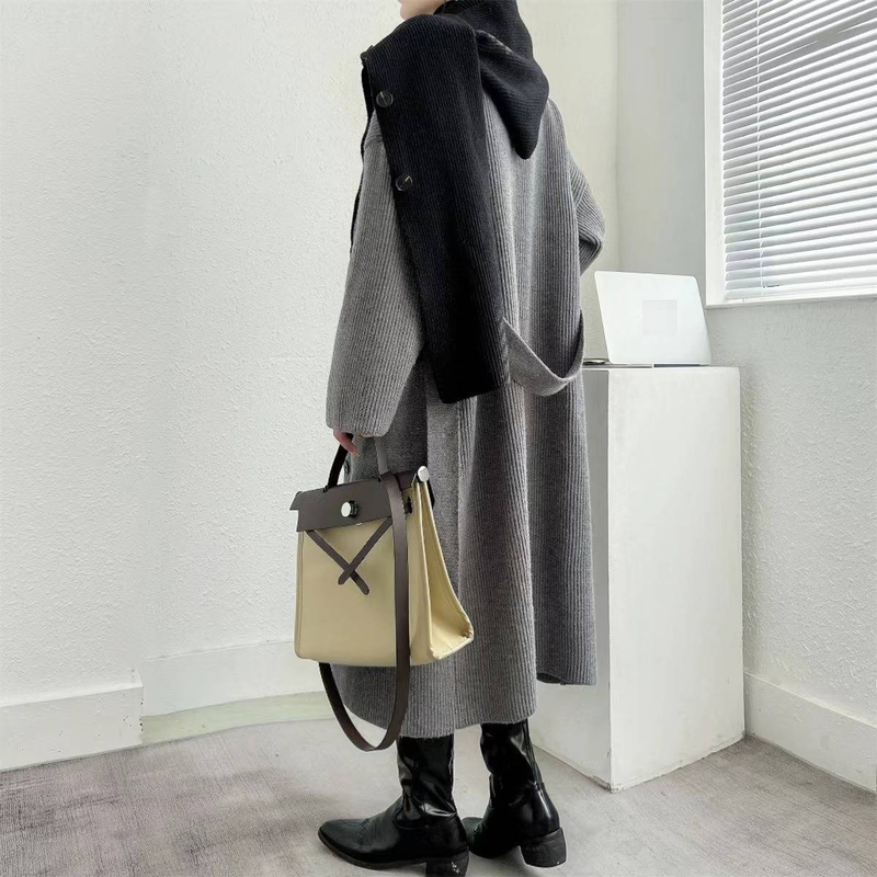 Cardigan lungo con cappuccio oversize da donna - Cappotto spolverino a strati in maglia spessa con dettaglio cintura, comodo capo invernale a strati in beige/grigio/nero_voghion.com
