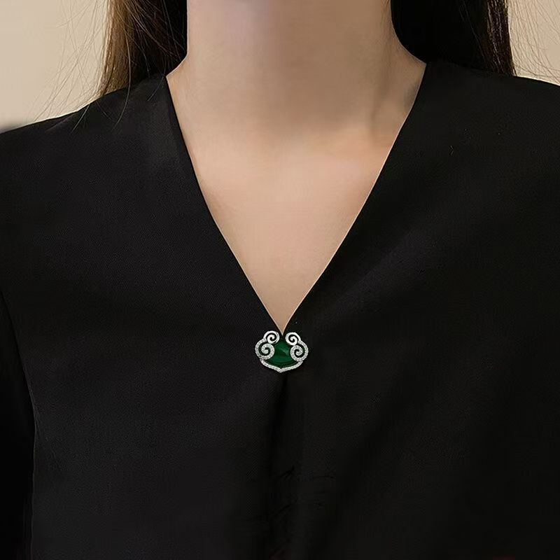 Guochao Guofeng Xiangyun Ruyi Brosche High-End-Sicherheits-Anti-Licht-Brosche Anzug Pullover Pin Zubehör_voghion.com