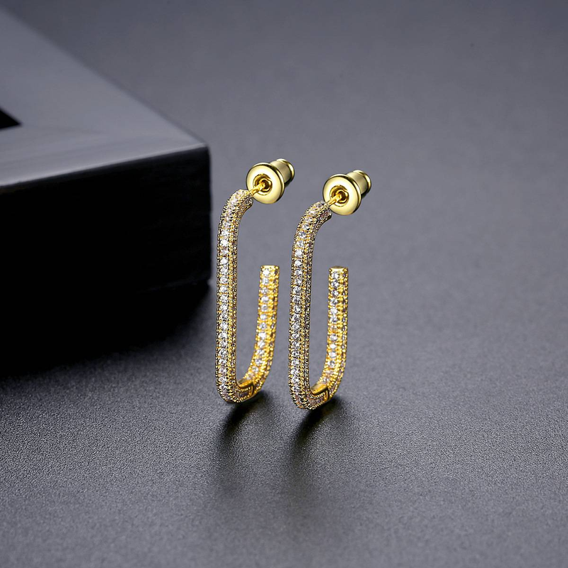 Orecchini a bottone da donna con zirconi cubici e design interamente in diamanti, clip per orecchini a forma di U placcate in oro 18 carati per un look elegante e alla moda._voghion.com