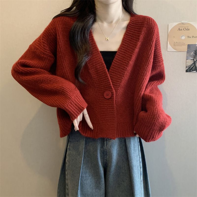 2024 nuova giacca corta in maglia rossa con scollo a V da donna in inverno, abbinata a cardigan lavorati a maglia per pigri outfit autunnali_voghion.com