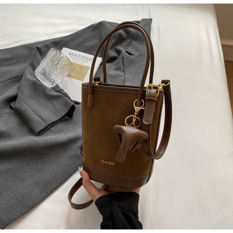 2024 New Trendy Fashion Handbag Single Shoulder Crossbody Women's Large Capacity Bucket Matte Handheld Bag_voghion.com