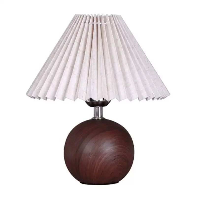 Lampada da comodino in ceramica nordica da tavolo plissettato, accogliente, romantica, semplice, in stile INS, stile femminile, di alta qualità._voghion.com