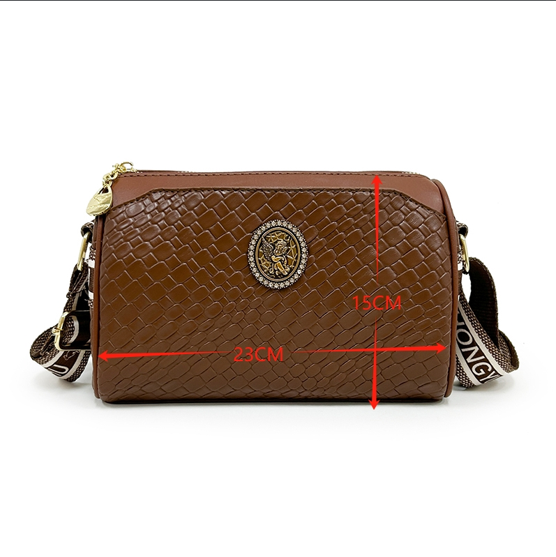 Kožená dámská taška Crossbody Polštář Barrel Woven_voghion.com