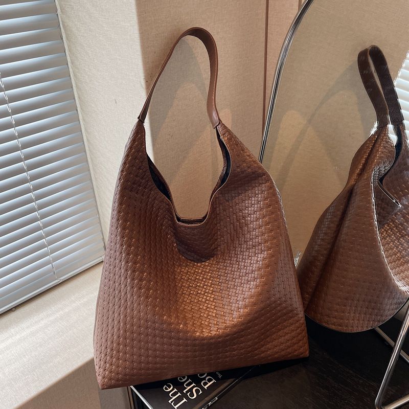 Borsa a secchiello testurizzata casual da donna, grande capacità, nuova moda 2025, semplice, con tracolla e superficie morbida_voghion.com