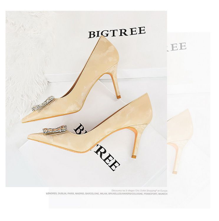 18249-A5 Style Banquet Slim Fit Women' With Thin High Heel, Shallow Mouth, Pointed Metal Rhinetone Button Single_voghion.com
