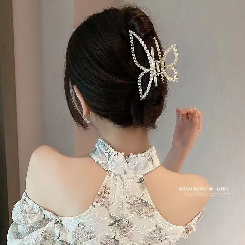 Cucchiaio posteriore grande con chiusura a farfalla, coreano elegante ed elegante, design piccolo, fermaglio per capelli con perle 2024 Novità da donna_voghion.com