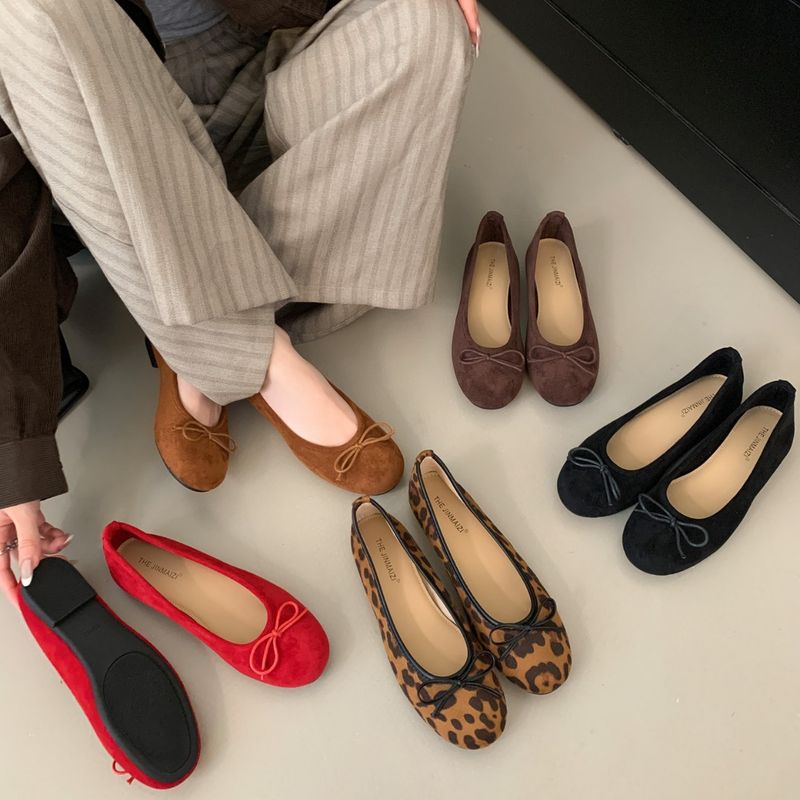 Płaskie buty damskie w stylu francuskim z kwadratowym noskiem, 2025, nowe, z kokardą z płytkiego materiału, aksamitne, pojedyncze, uniwersalne i wygodne, z nadrukiem w panterkę_voghion.com