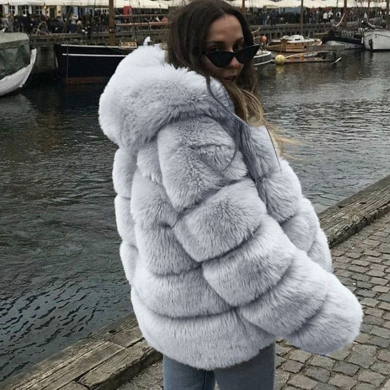 Winter Pelzmantel Frauen Neue Oberbekleidung Kurze Kunstpelz Jacke Pelzigen Flauschigen Jacke Luxus Frau Pelz_voghion.com