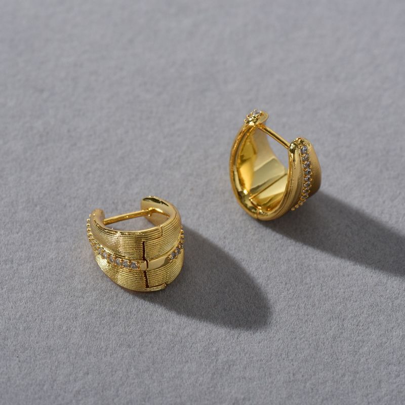Orecchini a bottone geometrici minimalisti da donna con dettagli in zircone, elegante design con intarsi in filo per l'uso quotidiano (oro e argento)_voghion.com