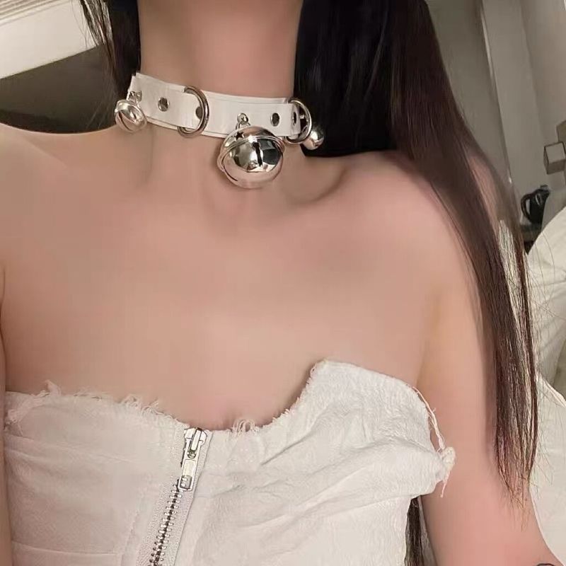 Glockenlederhalskette mit Design und einzigartigem Halsband, Kunststoffstahldraht, neue High-End-Halskette, Choker-Zubehör für_voghion.com