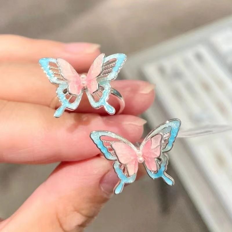 Offrez-lui cette bague Super Fairy Open Collection, un modèle 2024 au design luxueux et raffiné, tout simplement sublime !_voghion.com