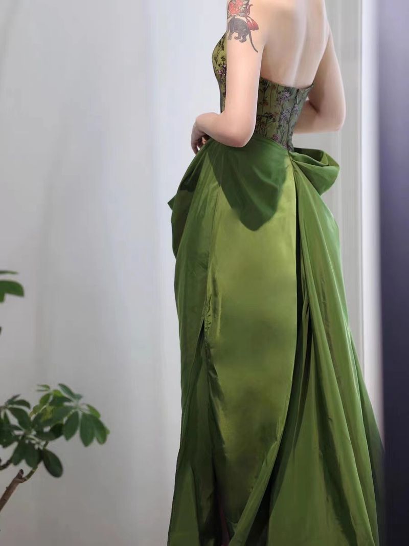 Damenbekleidung Morgenkleid Toastkleid Braut Verlobungskleid Rock Leichtes Luxus-Nischenkleid mit langem Tube-Top_voghion.com