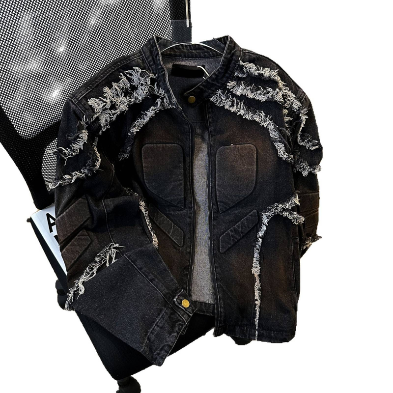 Herren-Jeansjacke im Used-Look mit Stickereien und Schulterpolstern – Bikermantel im Retro-Stil für Herren, locker sitzende Freizeit-Oberbekleidung mit Stehkragen_voghion.com