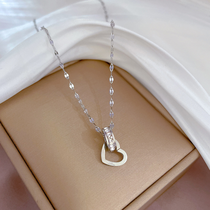 Colar minimalista de aço inoxidável com pingente de coração de zircônia cúbica para mulheres elegantes joias da moda para mulheres_voghion.com