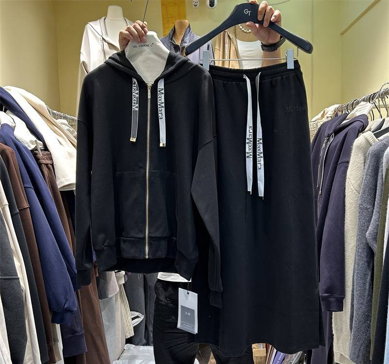 Women's Clothing Oversized Zip-Up Hoodie & High-Slit Stretchy Skirt Set – Raw Edge Streetwear (Beige, Unisex Fit)_voghion.com