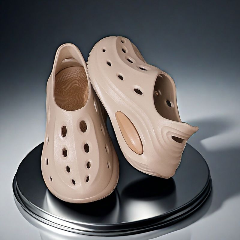 2025 New Hole Shoes Summer Thick Sole Sandals Men's Sports Outwear Wear Durable Beach Slippers_voghion.com