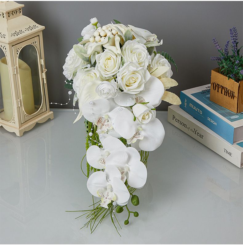 Ramo de novia para boda con cascada y gotas de agua, flores artificiales blancas frescas simuladas_voghion.com