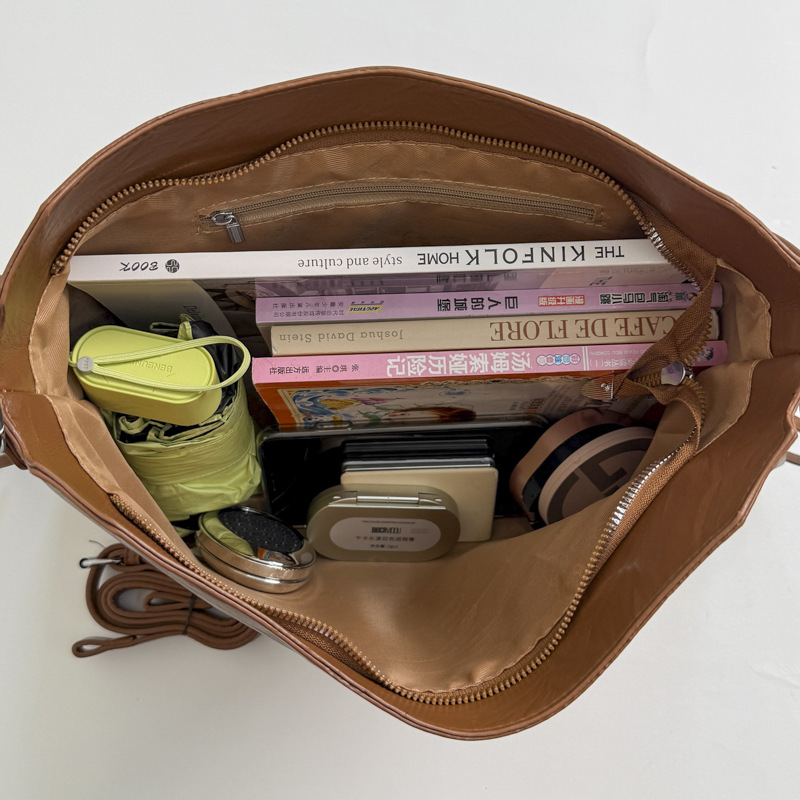 Trendy And Fashionable Large-capacity Casual Women's Commuting Tote Bag With Shoulder Strap And Cross-body Carrying Options._voghion.com