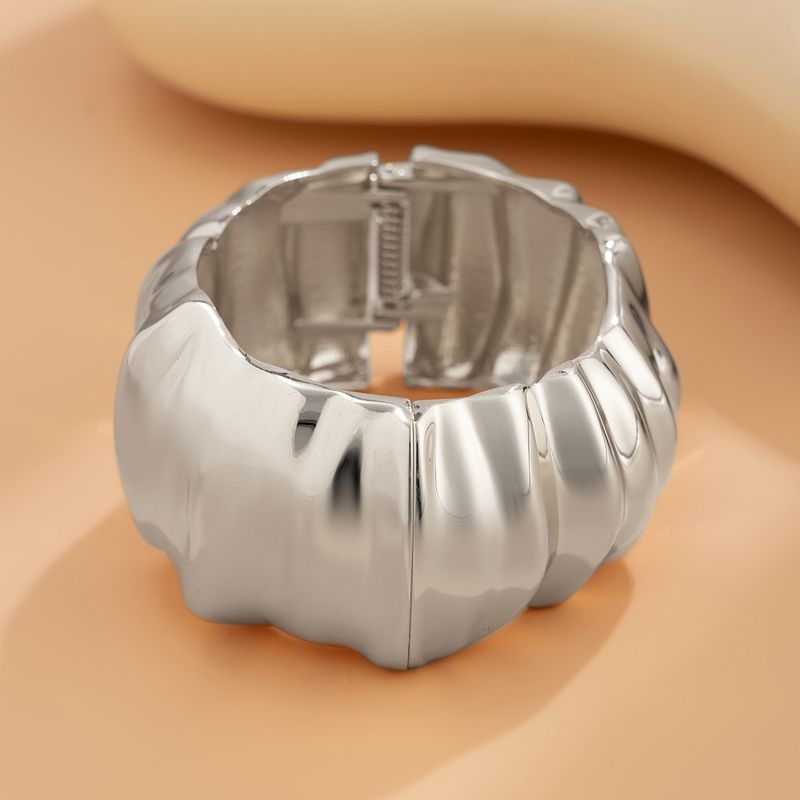 Temperament Baroque Big Pearl Ins Stacked Bracelet, Exaggerated Irregular Winding Bracelet_voghion.com