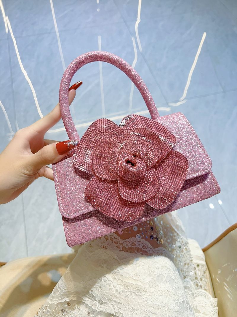 Borsa a tracolla piccola quadrata con catena a forma di rosa e strass_voghion.com