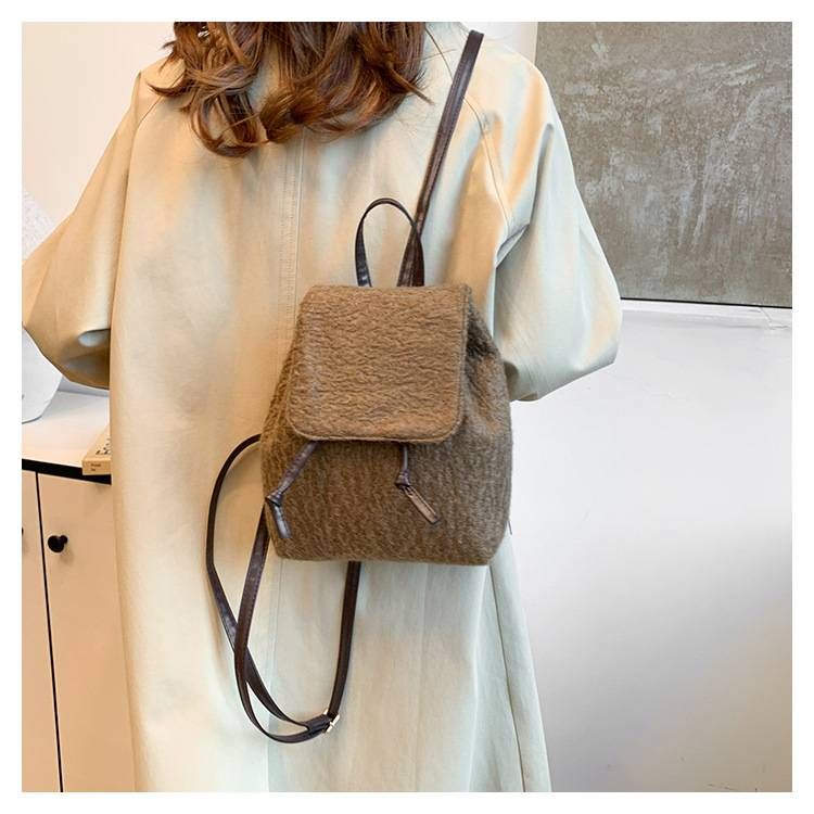 Autumn And Winter New Casual Backpack Fashion Joker Portable Retro Ladies Backpack Commuting._voghion.com