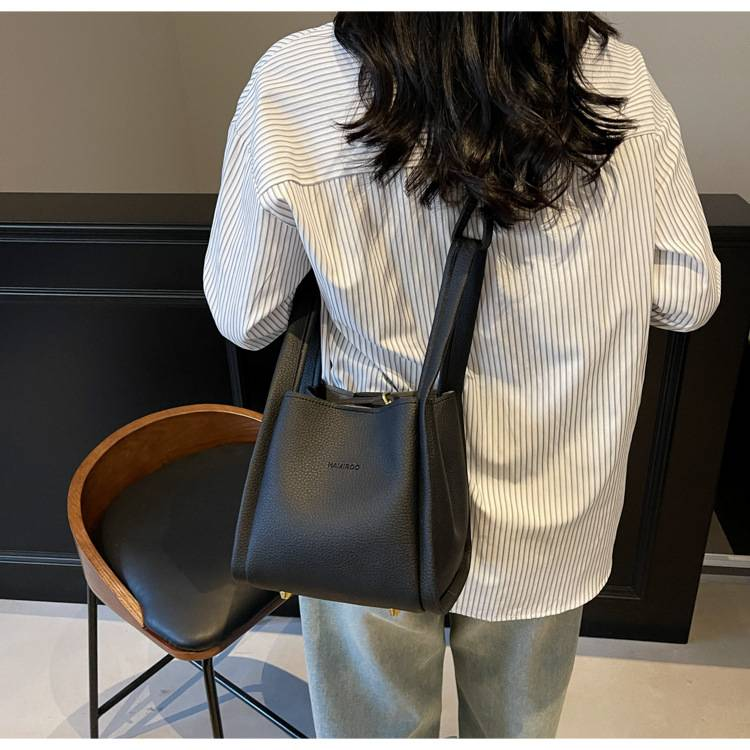 Zweiteilige, weiche Schultertasche mit Litschi-Muster für Mütter im Außenhandel. Neue, lässige, einfache, tragbare diagonale Tasche für das Leben._voghion.com