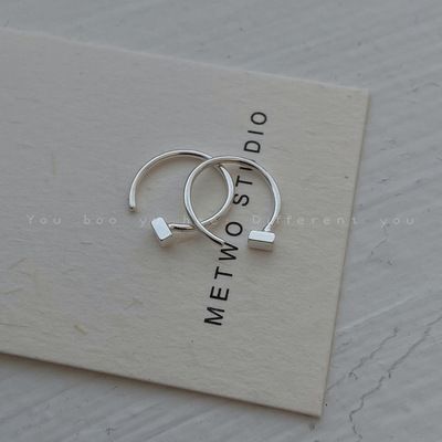 Orecchini quadrati geometrici a forma di U in stile freddo per donna, piercing all'orecchio di nicchia, borchie per osso dell'orecchio, design, non c'è bisogno di togliere gli orecchini quando si dorme_voghion.com